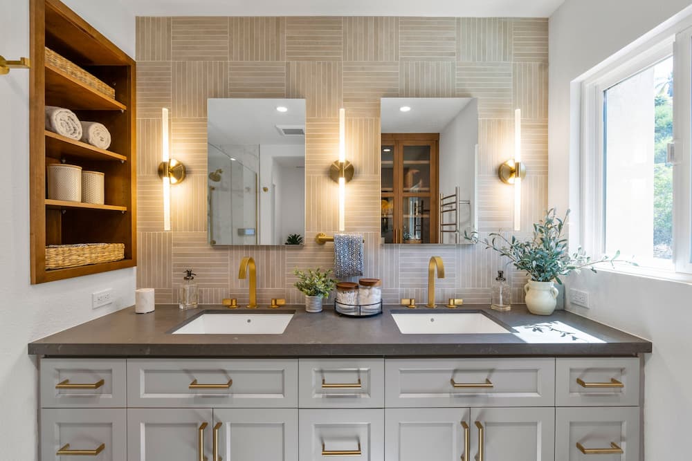 Bathroom Countertop Decorating Tips