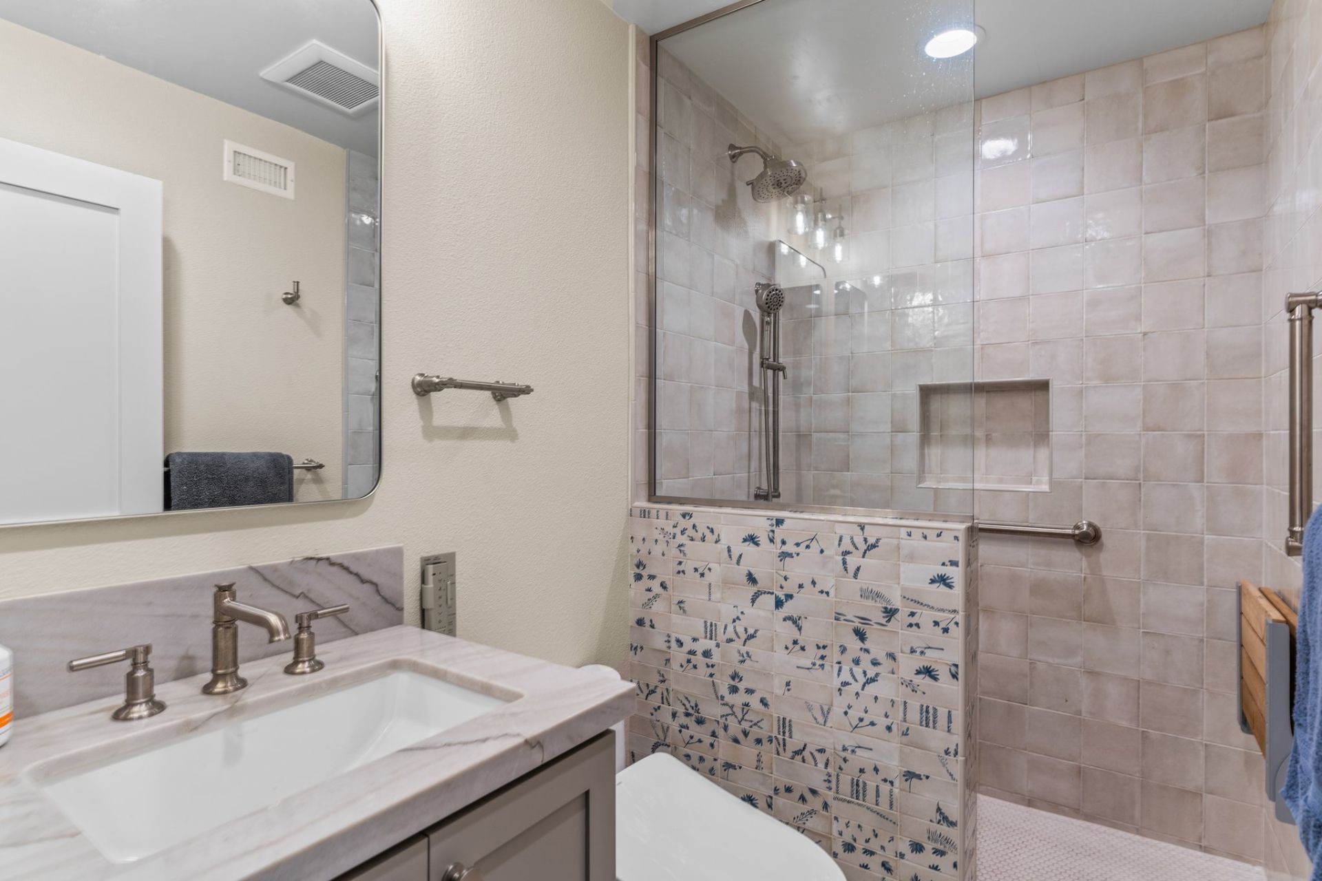 San_Diego_Guest_Bathroom_01